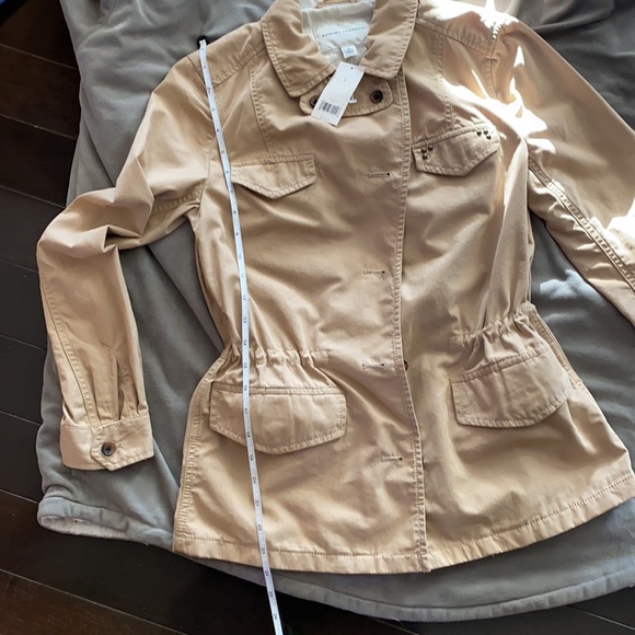 Banana Republic spring jacket. Button up with four pockets. Size 4 Khaki new - Picture 14 of 14